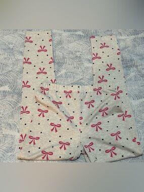 Girls' Light Gray Bow Print Leggings with Pink Accents